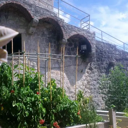 Apartman House Ina - With Terrace And City View