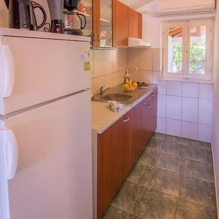 Apartamento House Ina - With Terrace And City View Ston